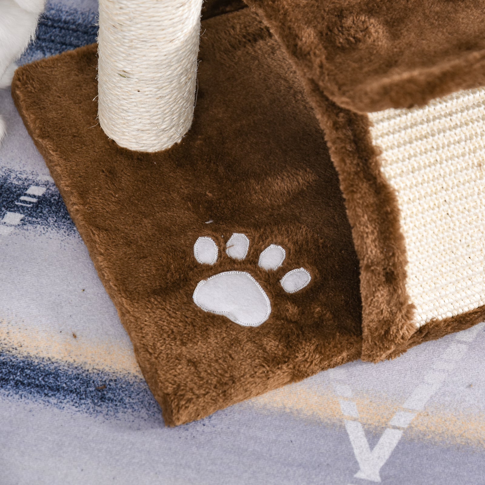 Small Cat Scratching Tree Cat Play Tree Scratching Post for Cats with Toy Ball Brown L40 x W30 x H43 cm