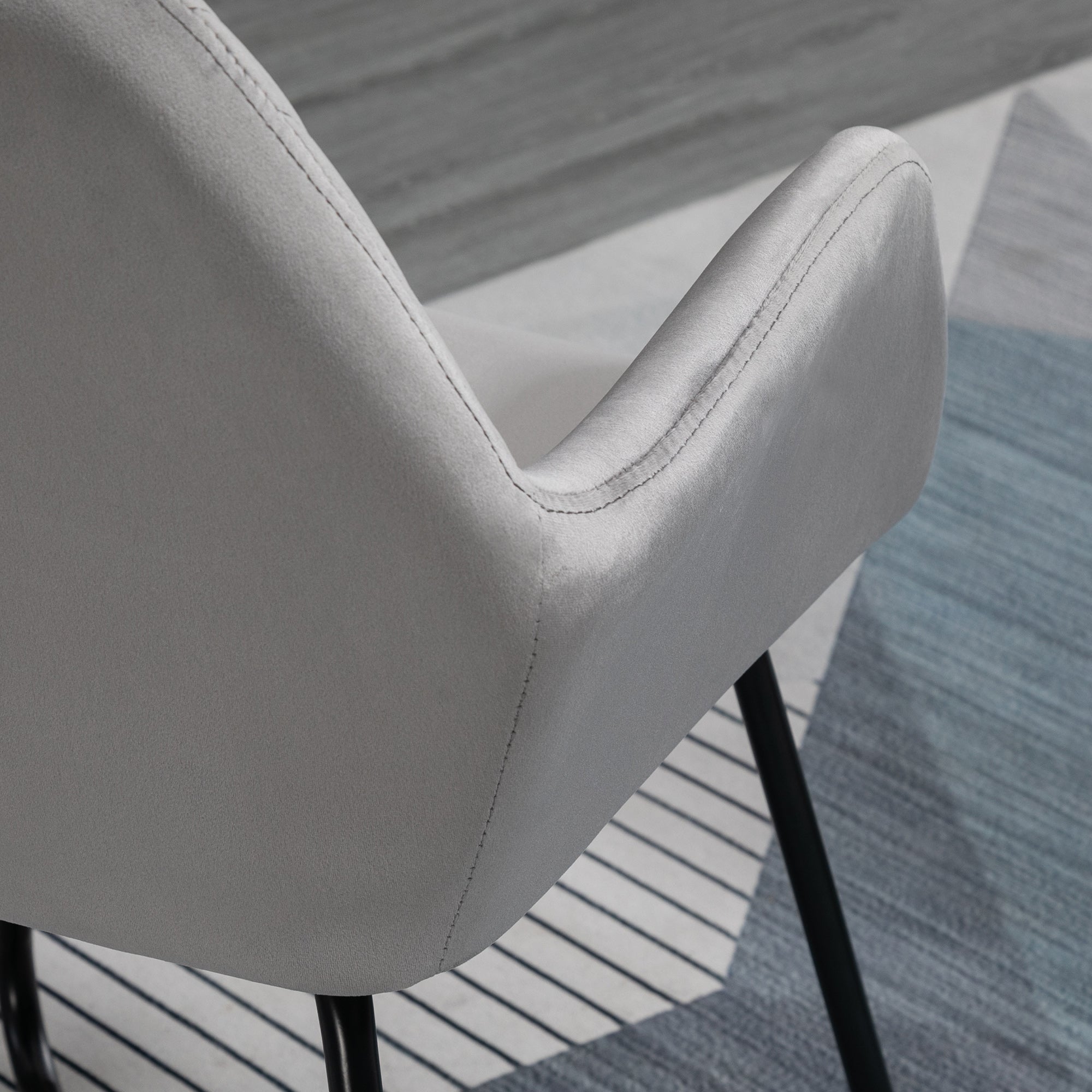 Lounge Armchair Upholstered in Velvet with Padded Seat Crossed Metal Base Reading Armchair for Living Room Bedroom Gray