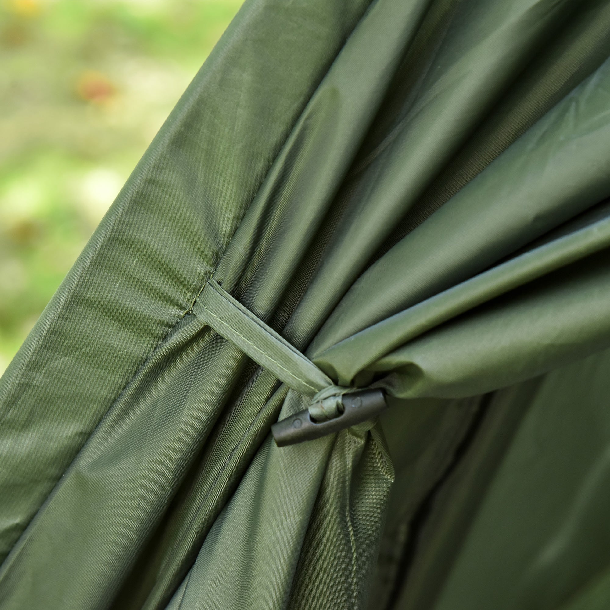 Cot with Tent Elevated Camping Bed with Air Mattress Pump Taffeta Carrying Bag 193 x 136 x 180 cm Guest Bed for 2 Persons up to 160 kg Extra Wide Folding Bed Camping Cot for Outdoor Green