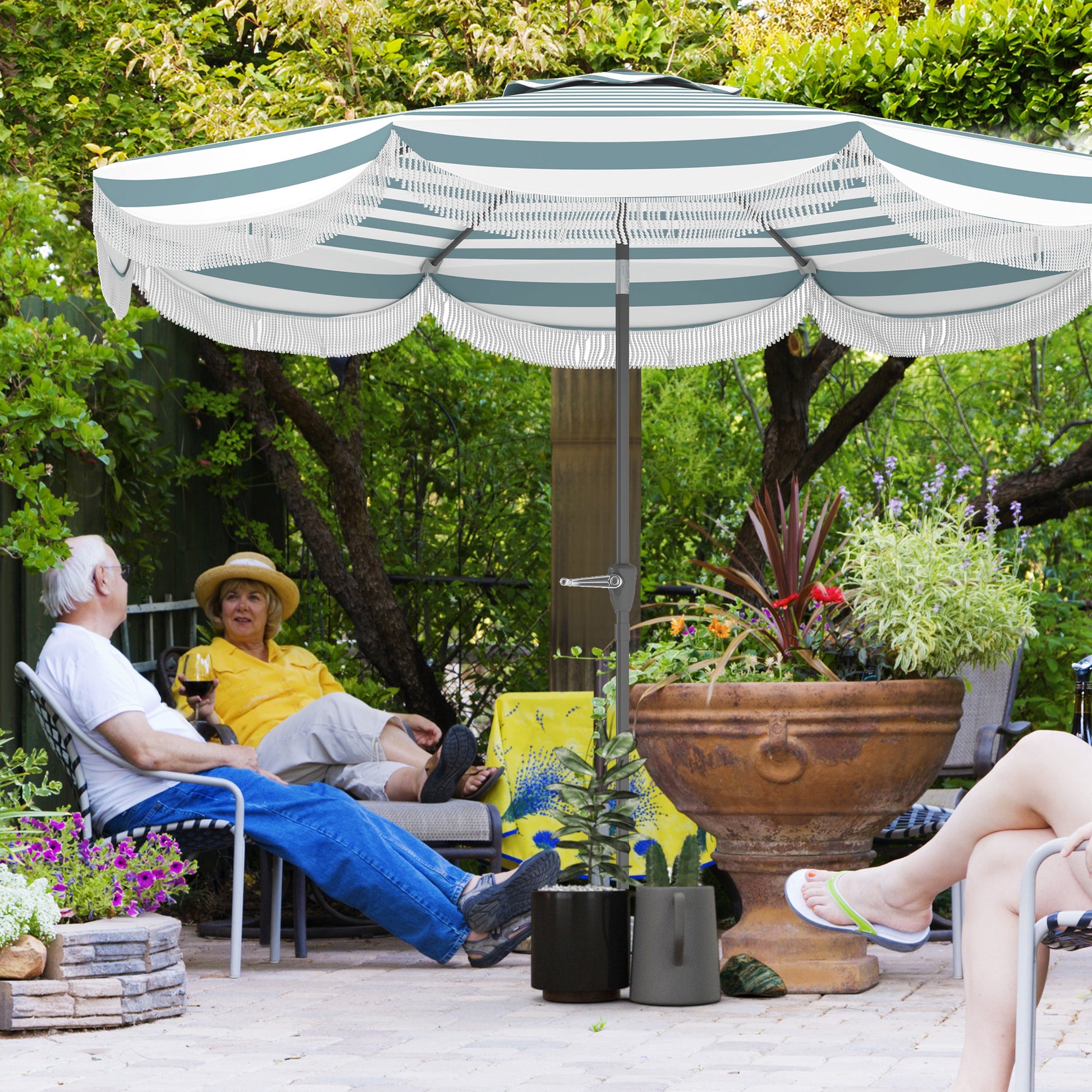 Outdoor Garden Parasol Tilted Round Umbrella Ø2.7 x 2.4 m Straight Umbrella with Crank Opening and Closing, Fringes, 180 g/m² UV Protection UPF 30+, for Balcony, Terrace, Blue