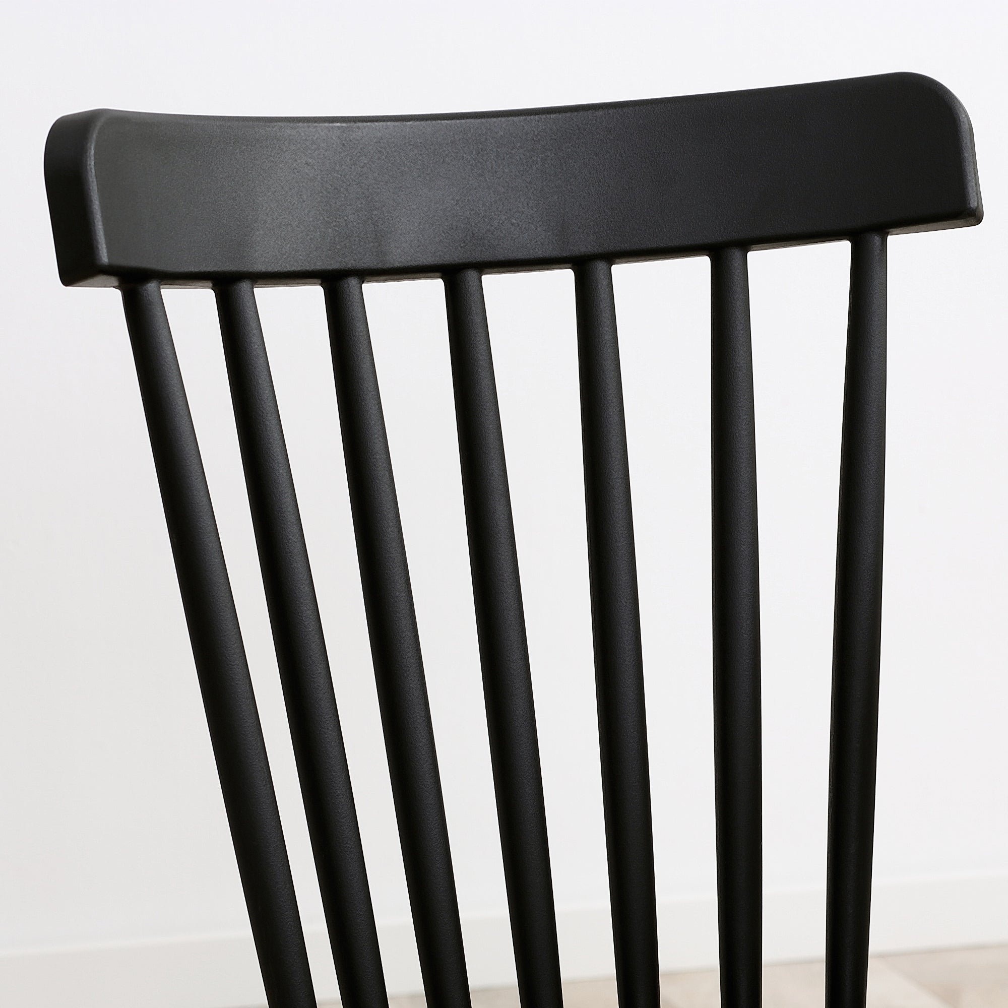 Set of 4 Nordic Style Dining Chairs Kitchen Chairs with High Back Polypropylene Seat and Beech Wood Legs Load 120 kg 48x52.5x83 cm Black