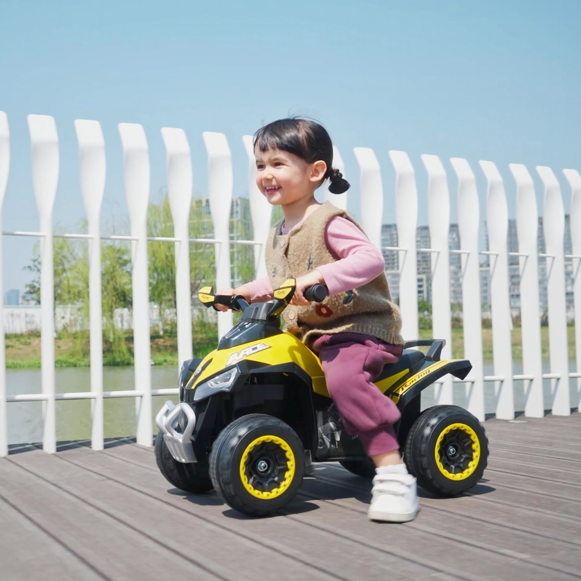 Kids Ride On Car Pedal Go Kart with Foot Push Ride-On Toy Children's Vehicle for 18-36 months Lights Music Plastic Steel Yellow 67.5 x 38 x 44 cm