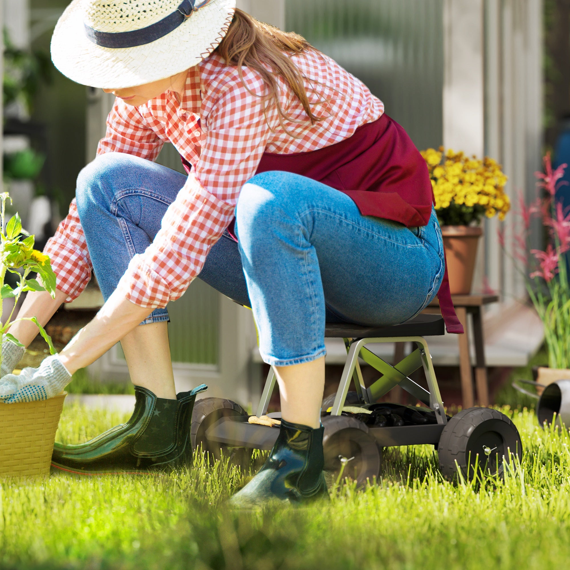 Garden Seat with Wheels Gardening Stool with Tool Tray Work Cart Load Capacity 130 kg for Outdoor Patio Black