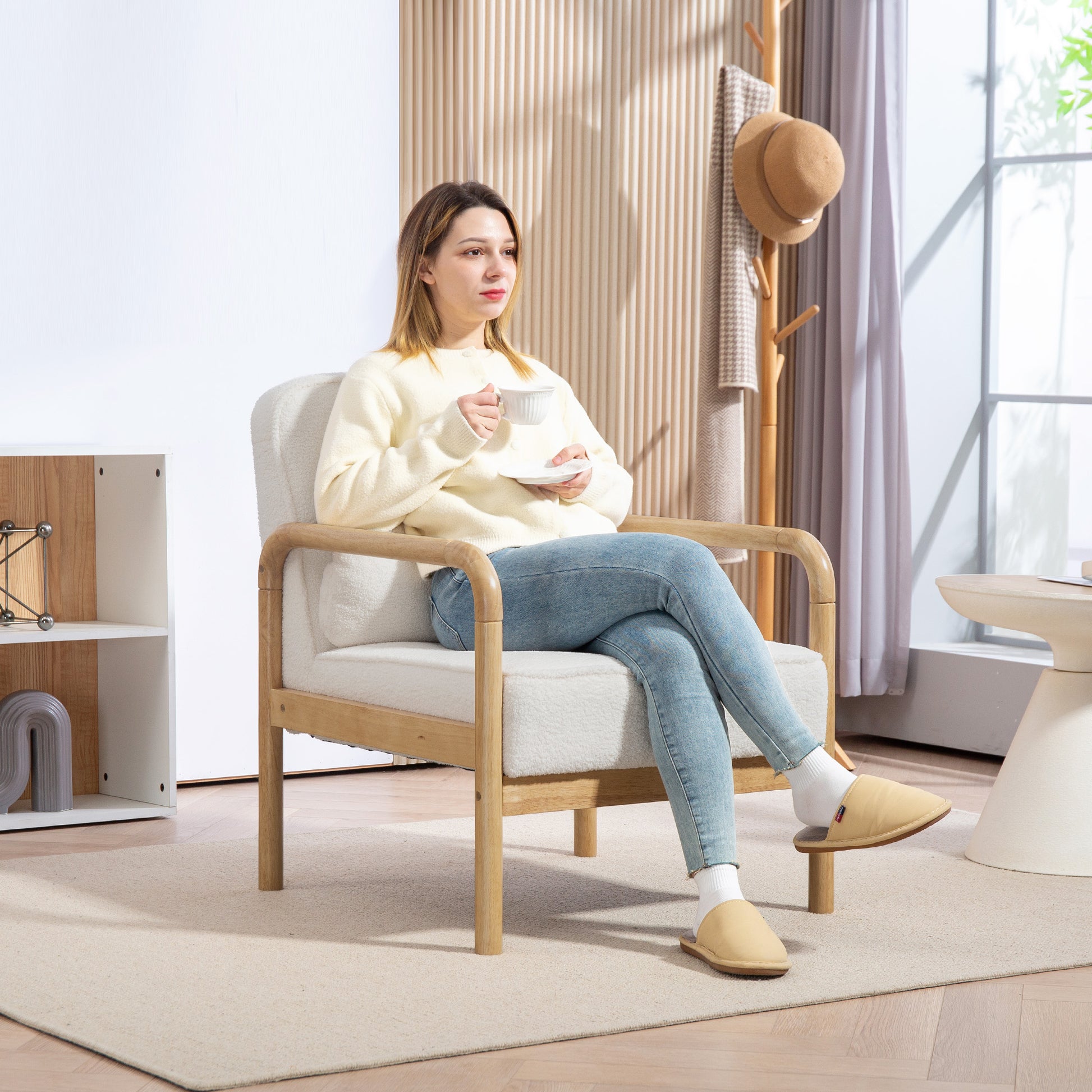 Armchair Living Room Lounge Chair with Armrests, Wooden Legs, Large and Thick Seat, Reading Chair with Throw Pillow, Bouclé Look, Upholstered Chair for Bedroom White