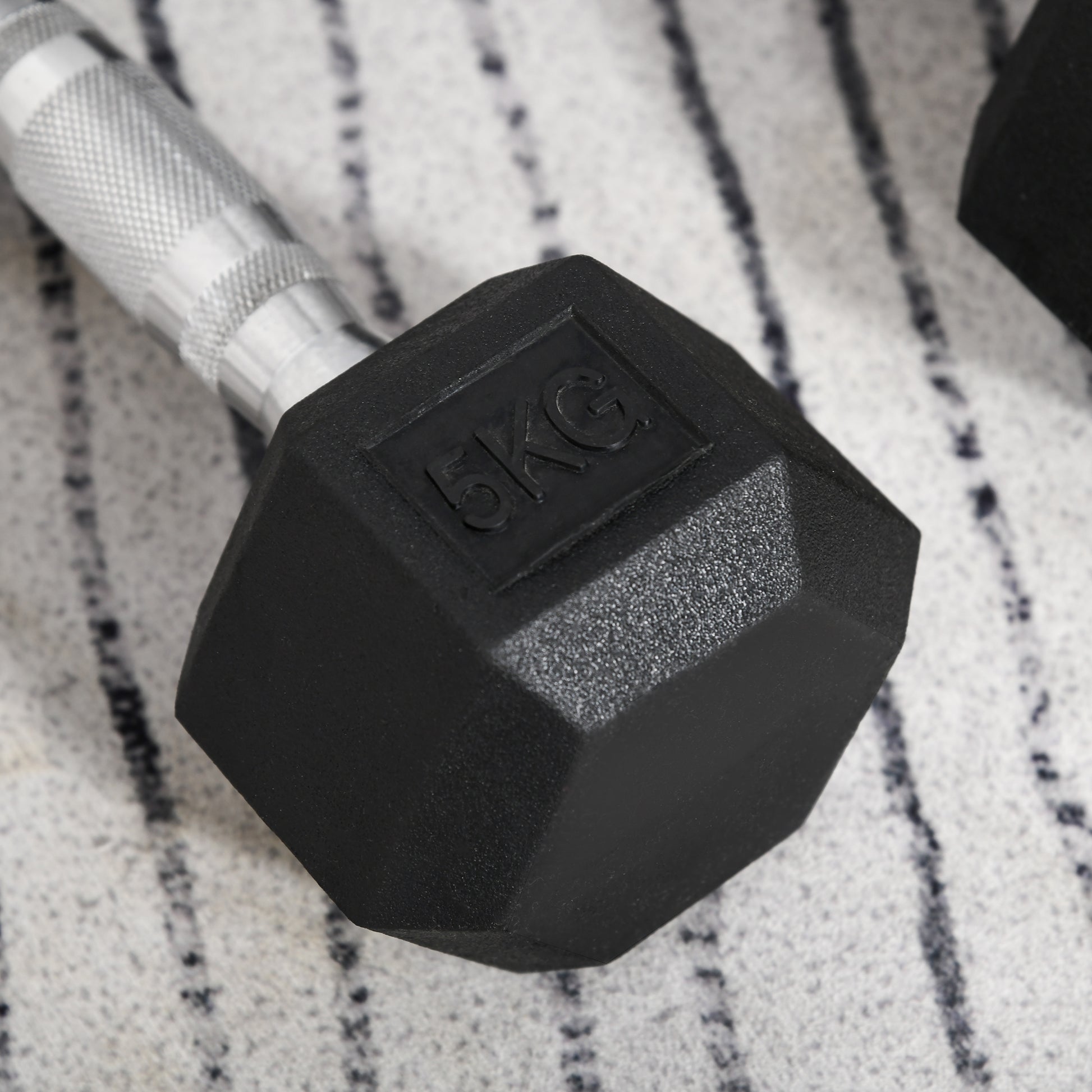Dumbbell Set, 2 Dumbbells with Knurled Handle, Cast Iron Dumbbell Set, 2 x 5 kg, Dumbbells for Men and Women, Dumbbell Set for Home, Gym, Strength Training