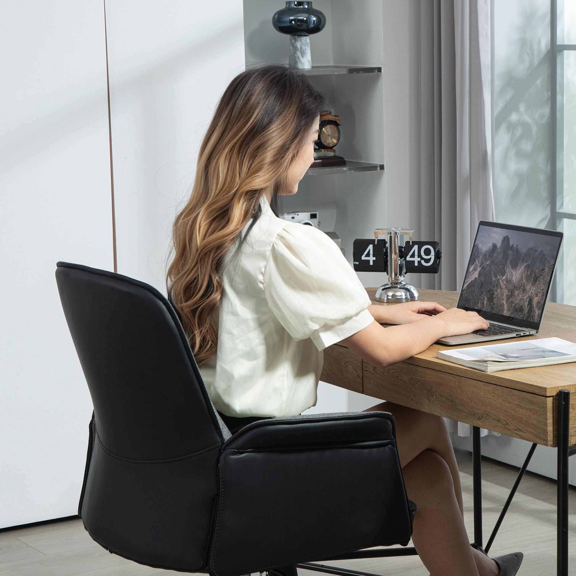 Tilt Office Chair Swivel Desk Chair Upholstered in PU and Linen Adjustable Height Armrests Study Chair Load 120 kg Gray and Black