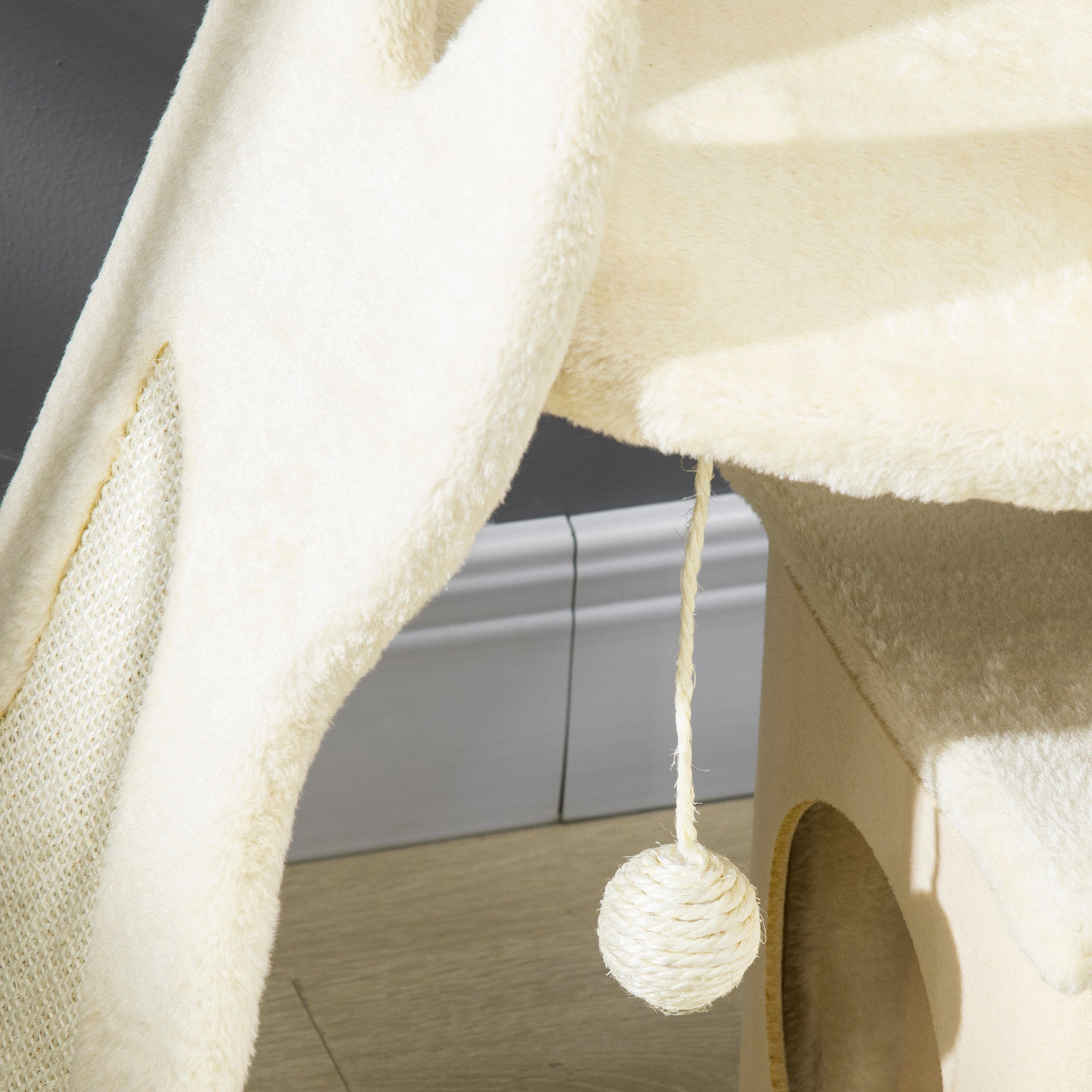 Cat Scratching Post for Adult Cats and Kittens with Mat and Sisal Poles, Cat Scratcher with Removable House, Bed, and Ball, 60x30x83cm, Beige