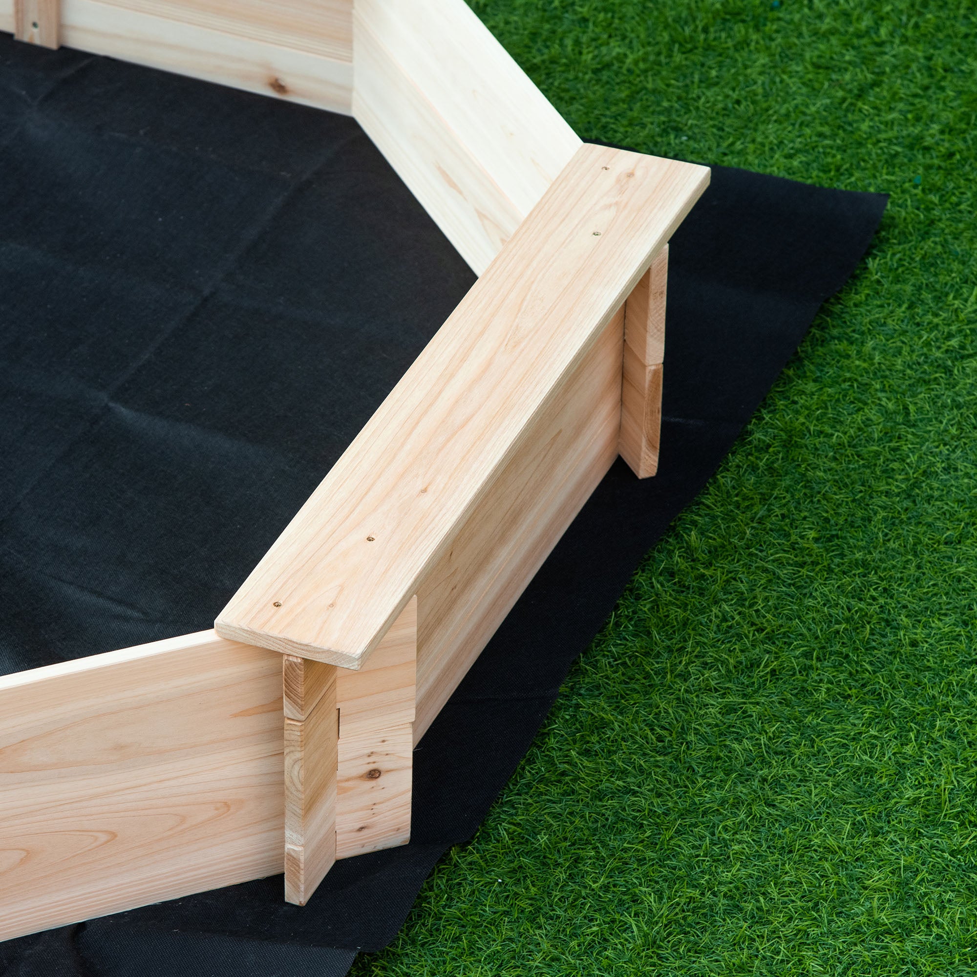 Octagonal Wooden Sandbox 139.5L x 139.5W x 21.5H cm - 4 Benches - Cover Tarp, Non-Woven Ground Cover Included - Pre-Oiled Pine Wood