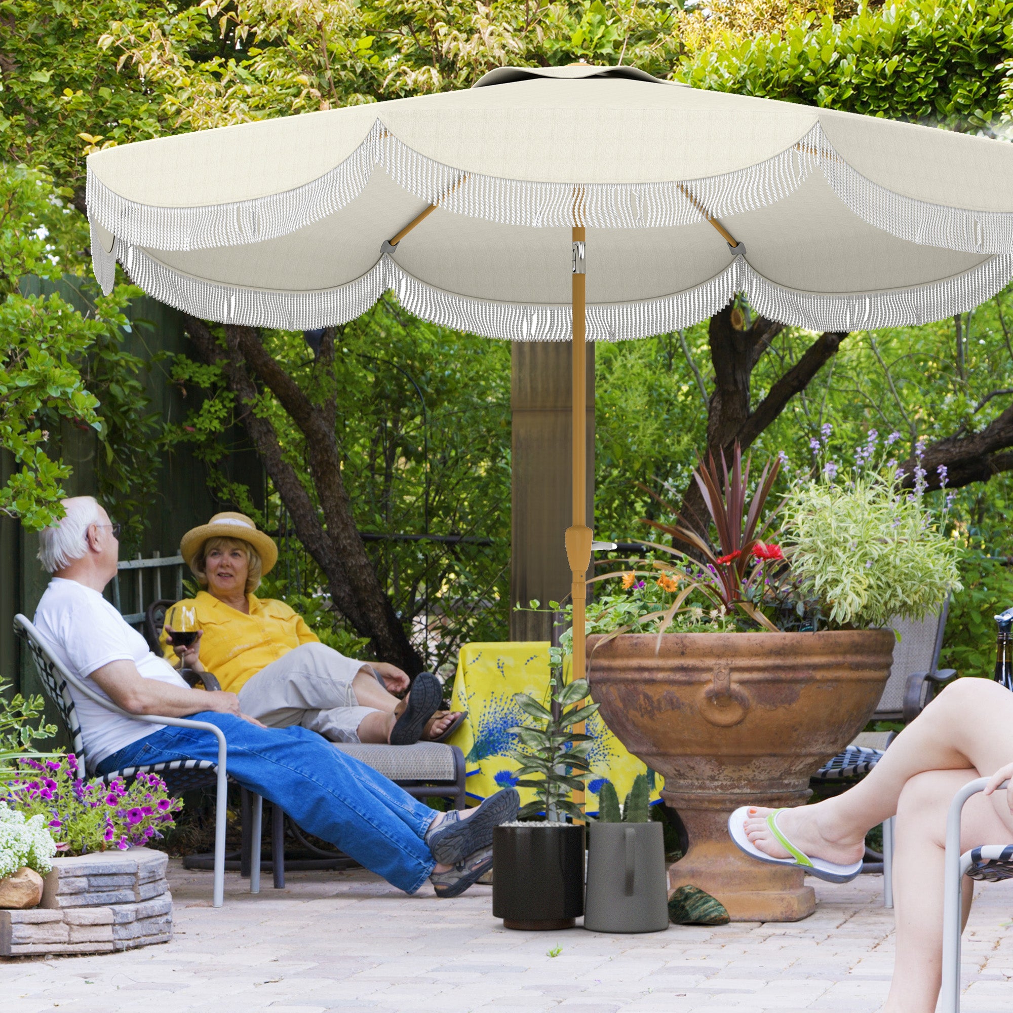 Patio Umbrella Ø269 cm Garden Umbrella with Adjustable Angle and Crank UV30+ Protection Parasol for Patio Terrace Beige