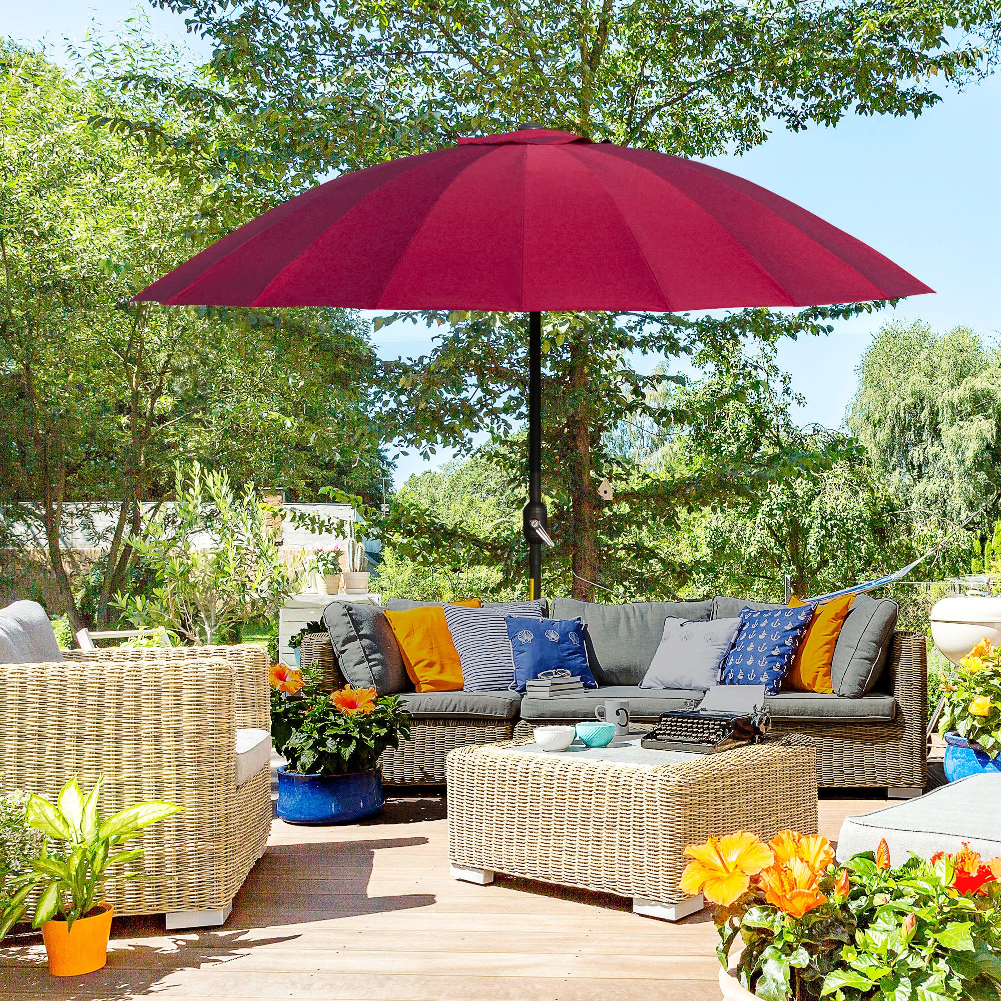 Terrace Umbrella Ø250 cm Garden Umbrella with Tilt Angle 18 Rods and Crank Waterproof Sunshade for Patio Terrace Burgundy