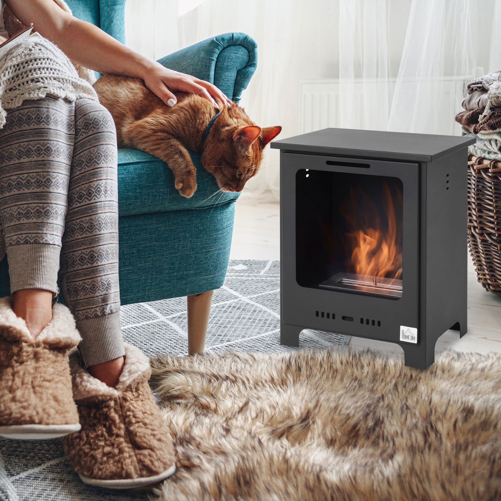 Freestanding Ethanol Fireplace 0.9L Burner, 3-hour combustion time Neo-Retro Stove Dim. 40L x 30W x 50H cm Coverage 20-25 m² Black