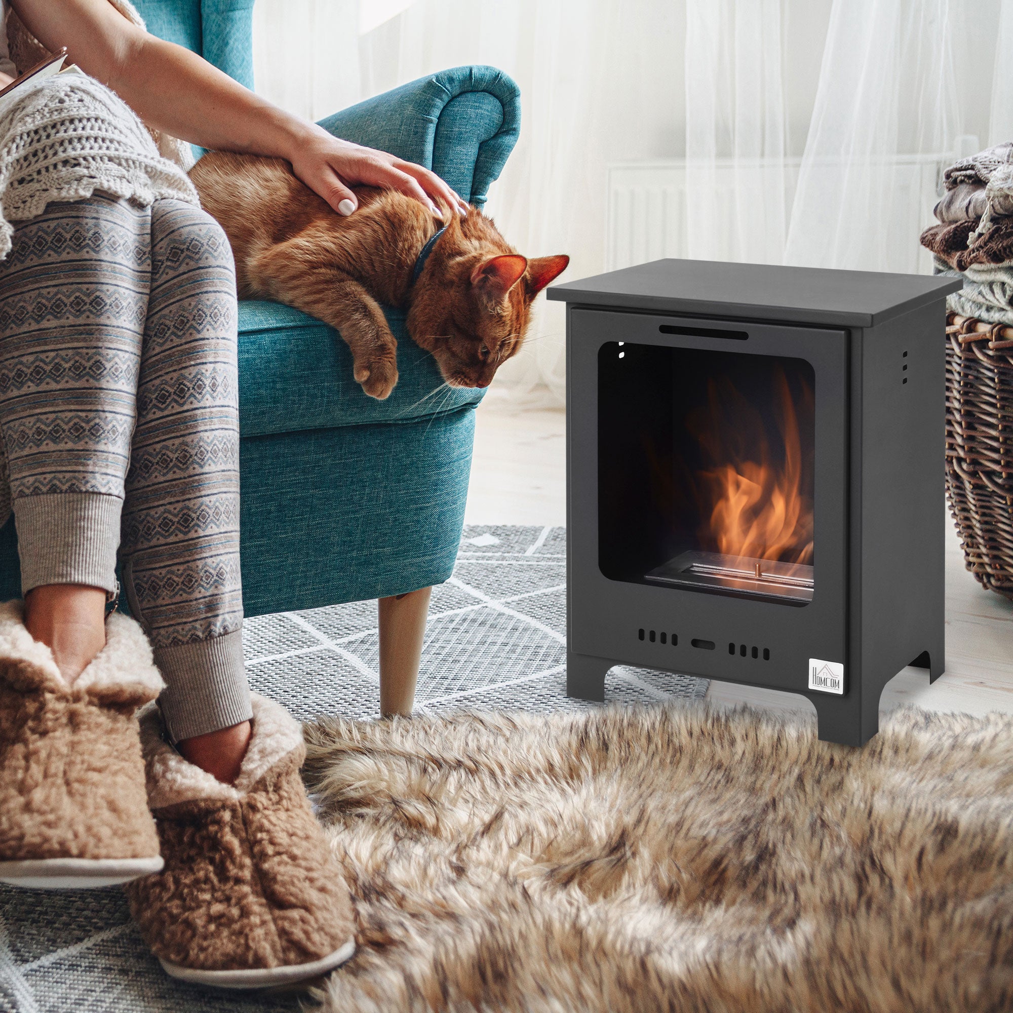 Freestanding Ethanol Fireplace 0.9L Burner, 3-hour combustion time Neo-Retro Stove Dim. 40L x 30W x 50H cm Coverage 20-25 m² Black