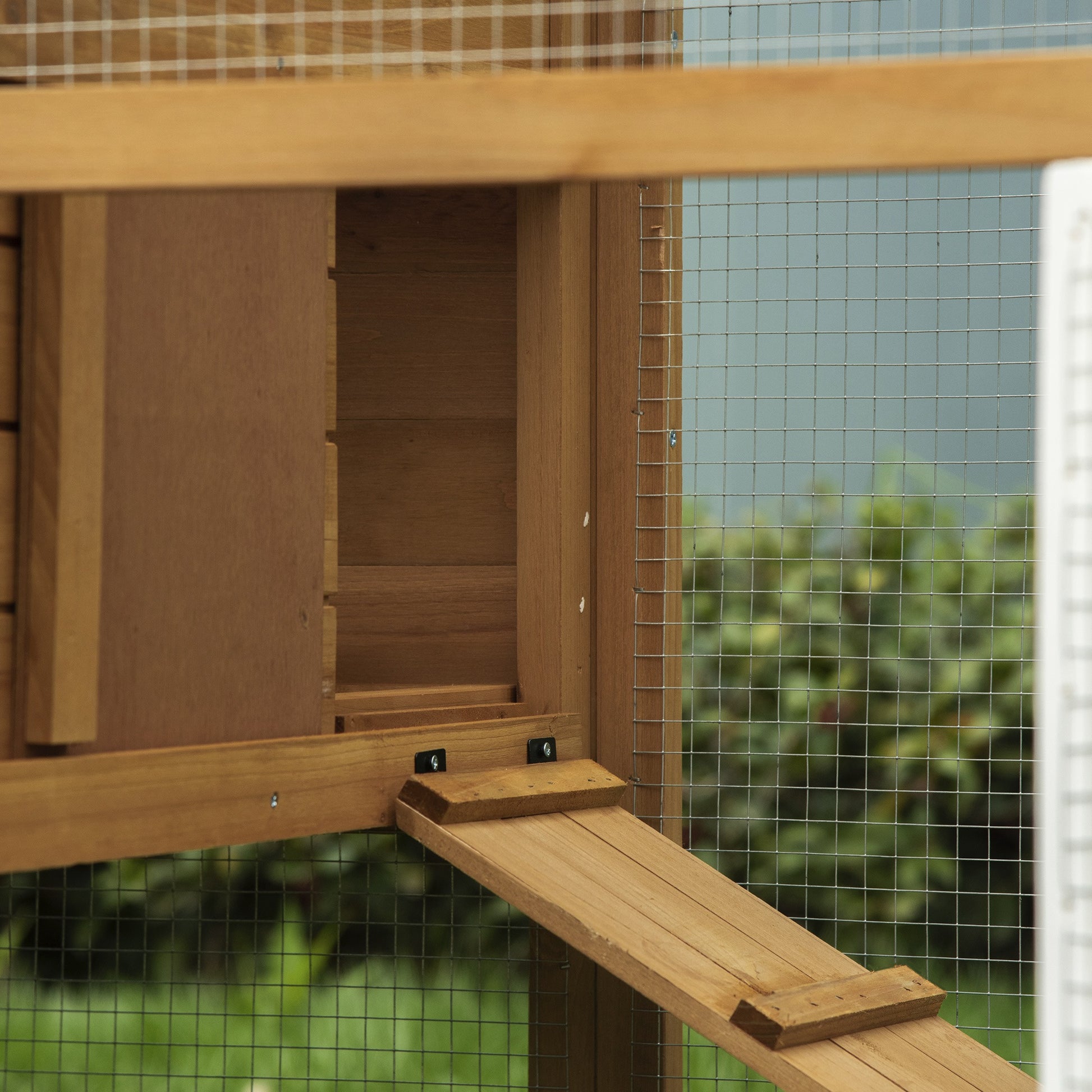 Wooden Chicken Coop Outdoor Cage for 2-4 Hens with Wire Enclosure Asphalt Roofs Removable Tray and Ramp 200x80x105 cm Brown