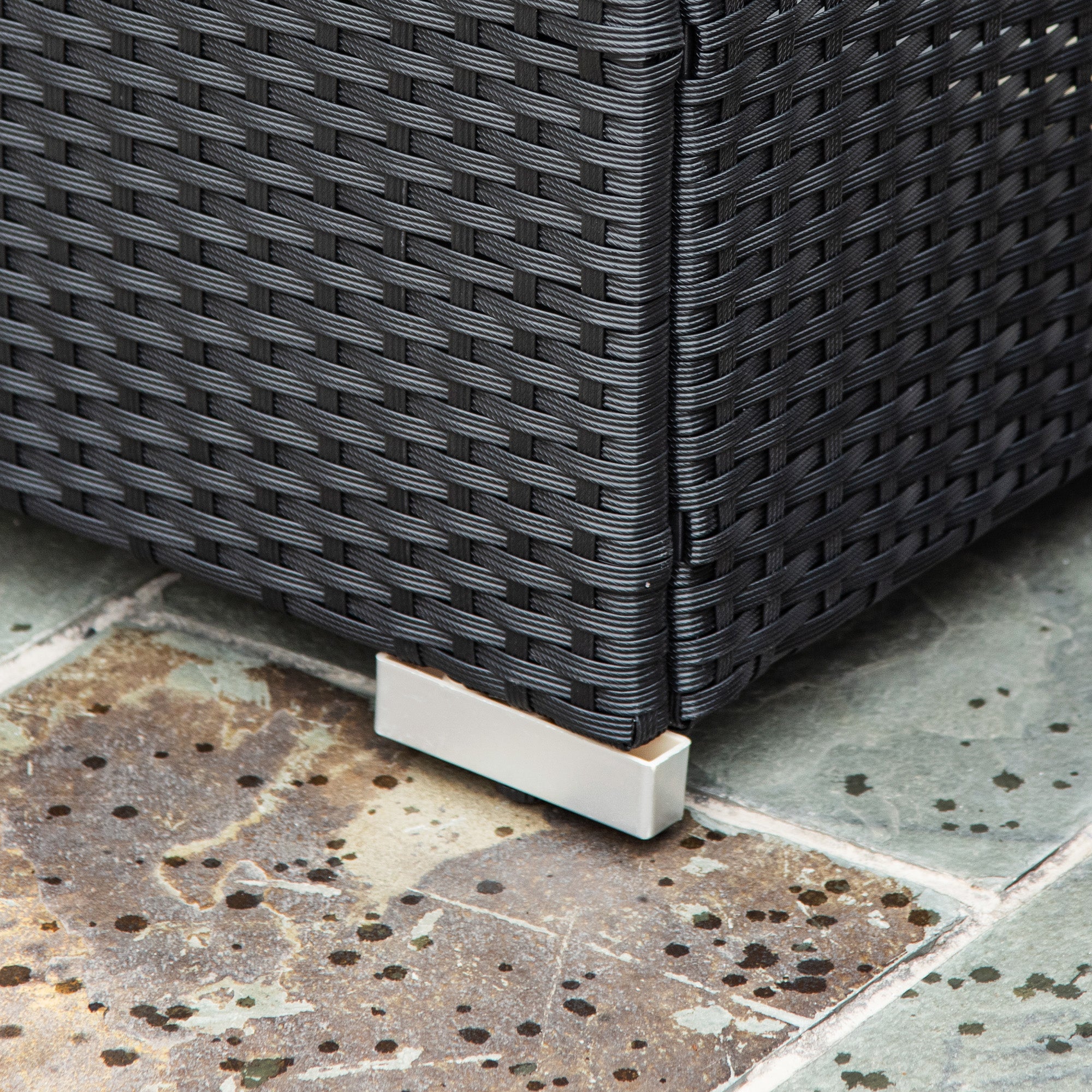 4-Piece PE Rattan and Metal Garden Set with 2-Seat Sofa, 2 Armchairs, and Coffee Table, Black