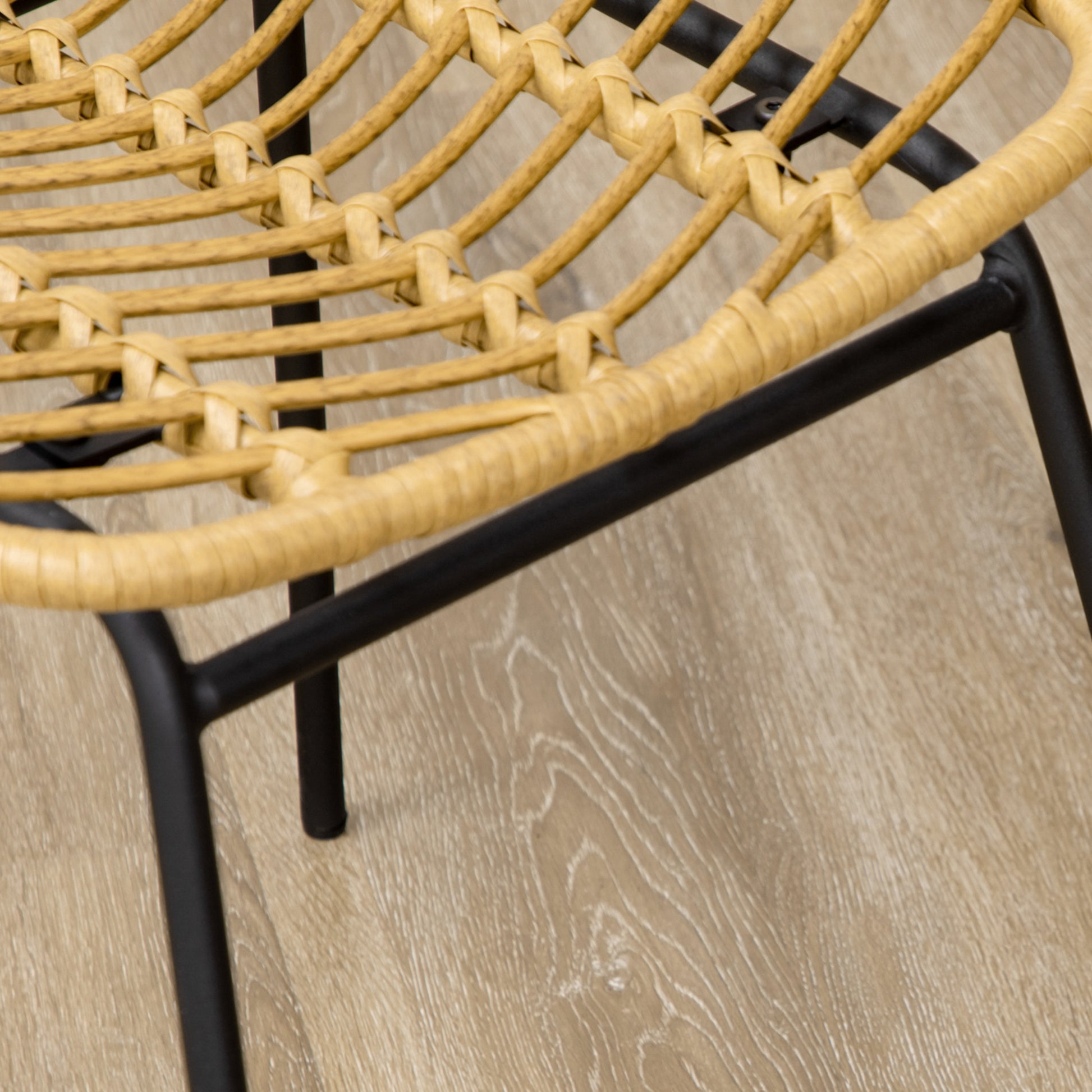 Set of 2 Synthetic Rattan Dining Chairs Kitchen Chairs with Steel Legs for Living Room Balcony Terrace Load 120 kg Natural