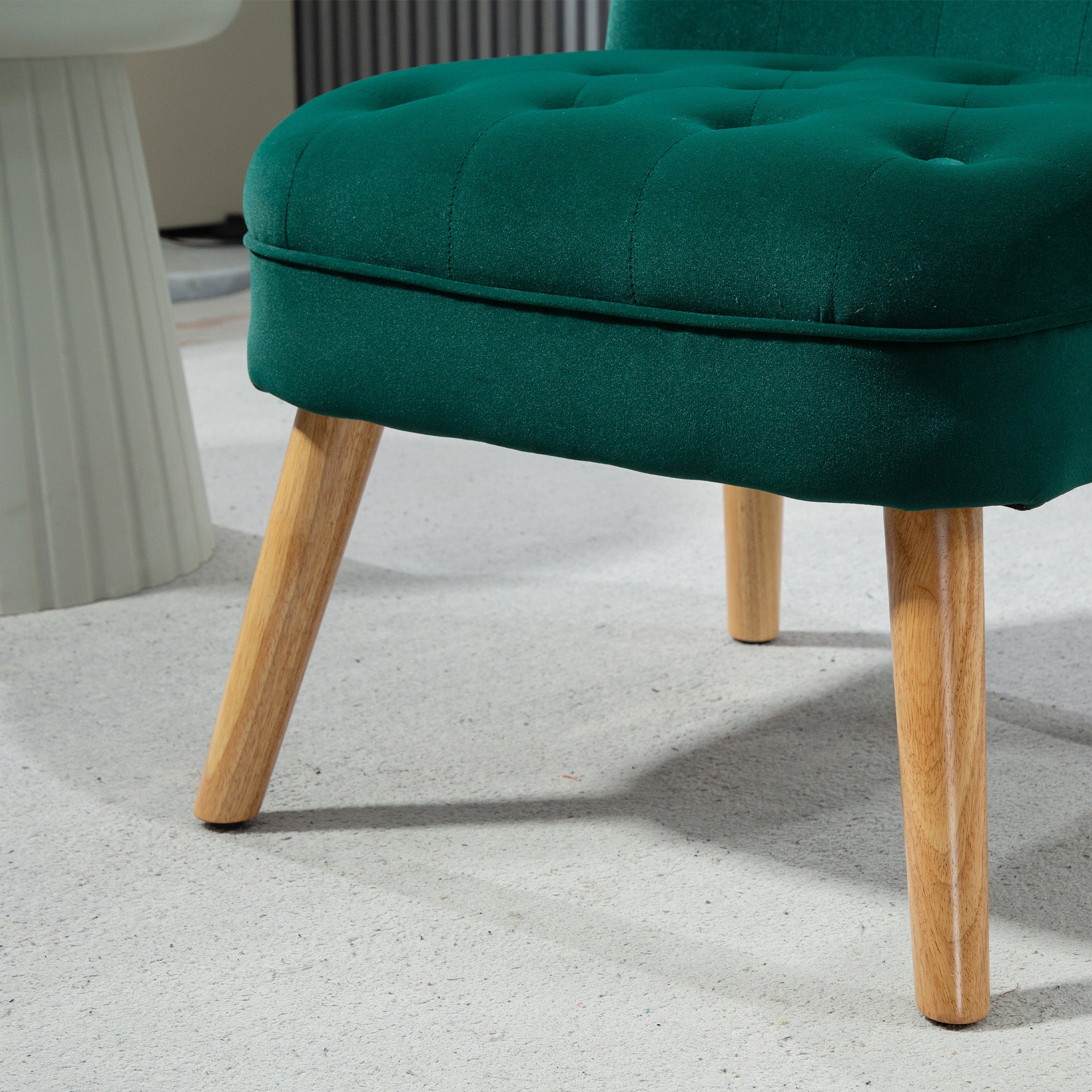 Living Room and Dining Room Armchair with Upholstered Seat, Bedroom Armchair with Wooden Legs and Velvet Effect Fabric, 60x66x79 cm, Green
